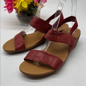 BareTraps Melody Red Sandals Size 8 MCW7452E